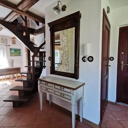 Apartman Samotnia W Ogrodzie *