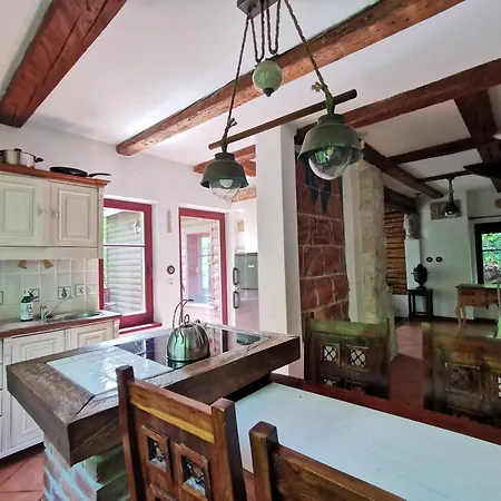 Apartman Samotnia W Ogrodzie